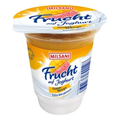 Frucht auf Joghurt