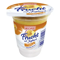 Frucht auf Joghurt